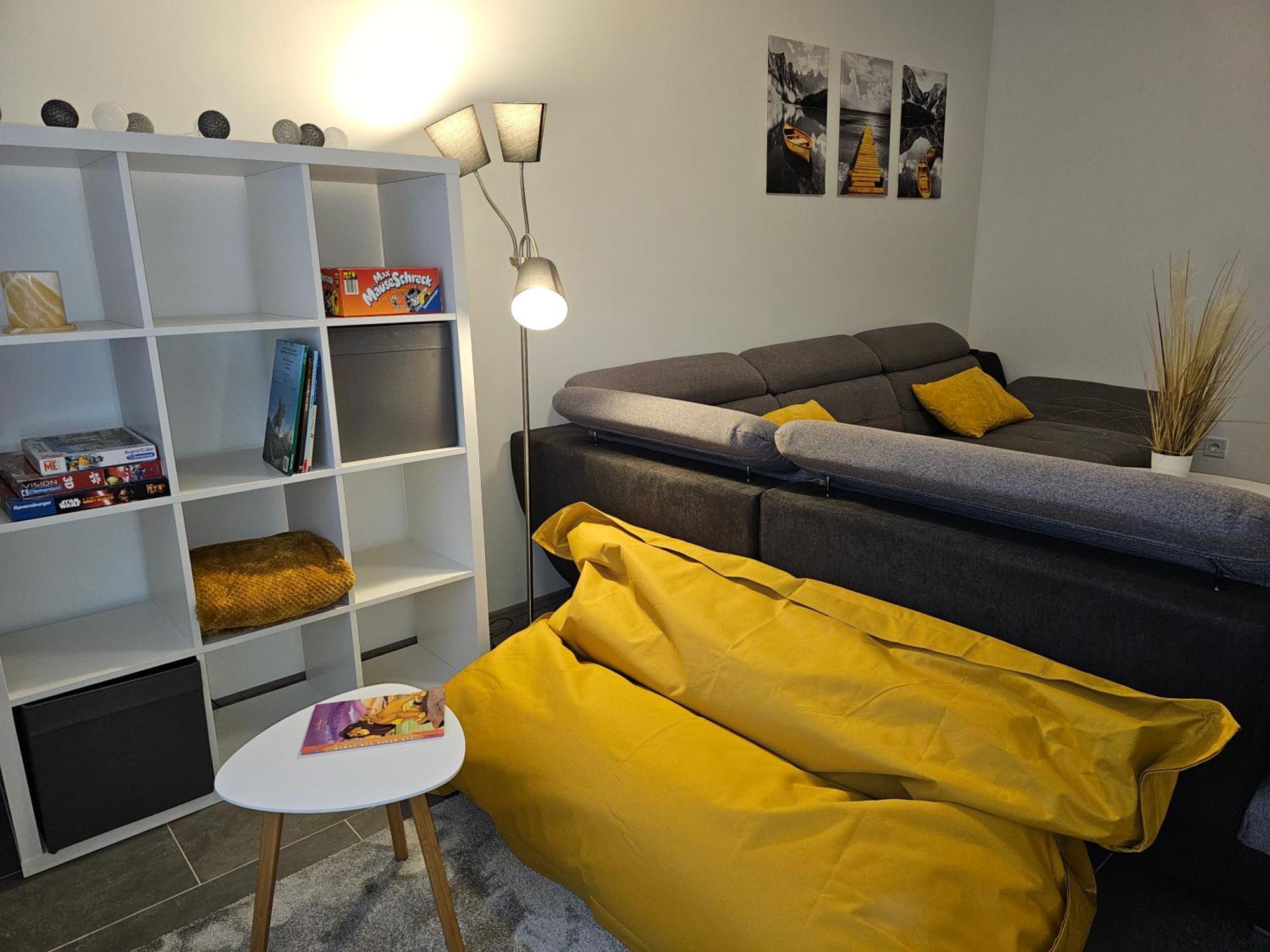 Warburg, Fewo "Sweet Home" 2,5 Zi- Eg-Separater Eingang - Parkplatz - Terasse- Komfortabel,Renoviert Esterno foto