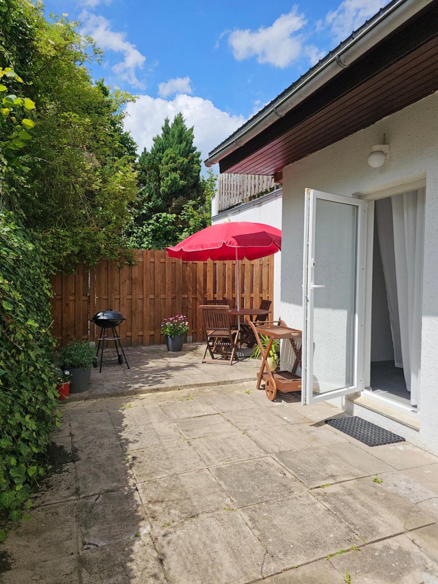 Warburg, Fewo "Sweet Home" 2,5 Zi- Eg-Separater Eingang - Parkplatz - Terasse- Komfortabel,Renoviert Esterno foto