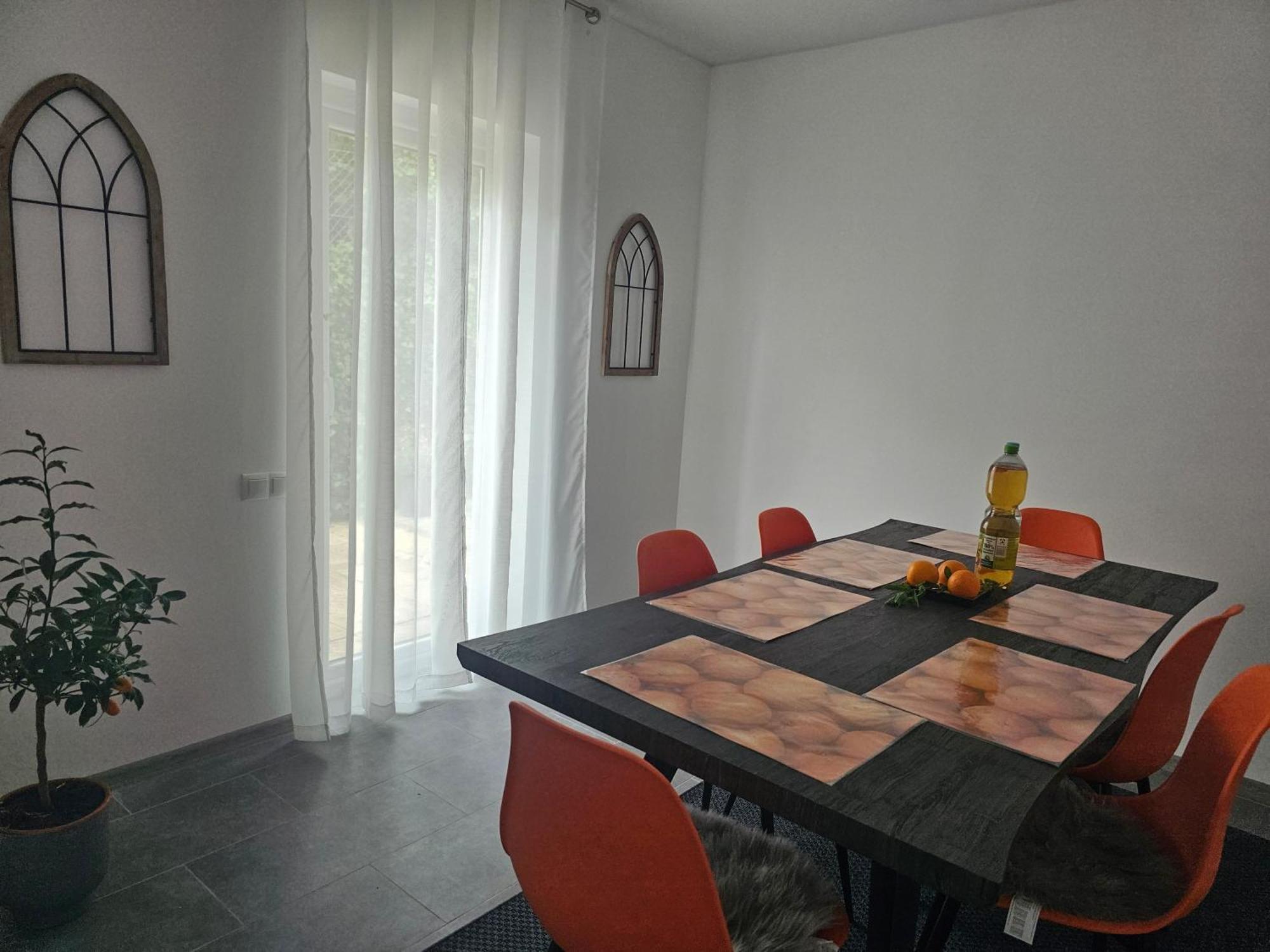 Warburg, Fewo "Sweet Home" 2,5 Zi- Eg-Separater Eingang - Parkplatz - Terasse- Komfortabel,Renoviert Esterno foto